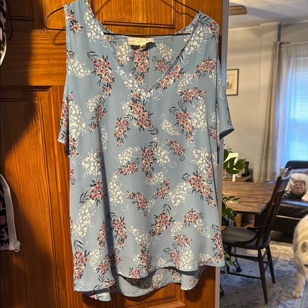 Pink Republic Gray Sleeveless Blouse with Cut Out Design - Picture 3 of 5
